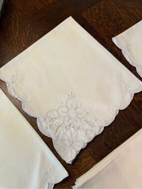 Set of 11/12 Vintage Embroidered Scallop Edge White Linen Napkins